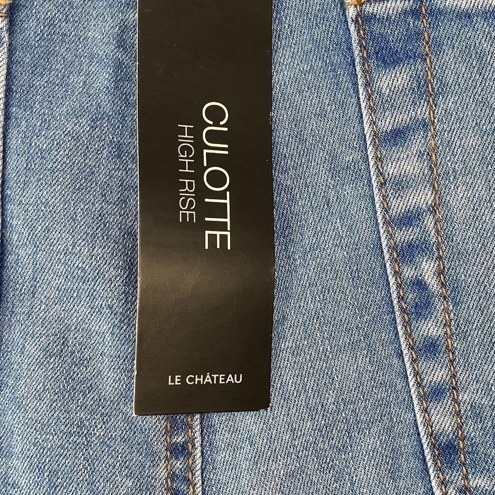 Nwt Le Chateau High Rise Culotte High rise, wide leg, light wash size 8 - Picture 3 of 8